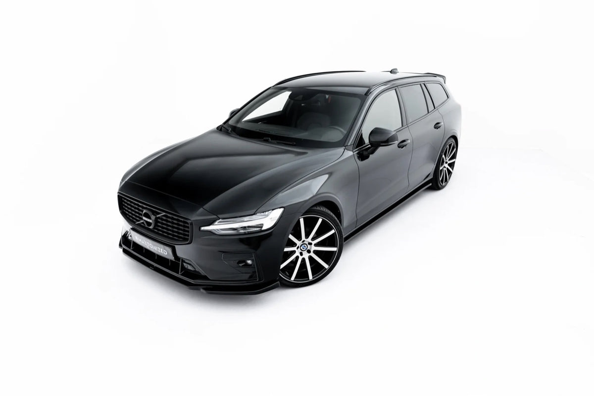 Svart Volvo V60 R-Design med splitterset från Maxton Design