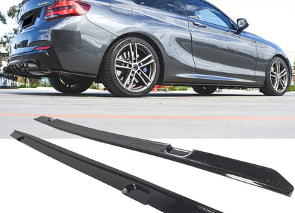 Sidokjolar i blanksvart för BMW 2-serie F22