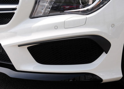 Frontflaps i blanksvart för Mercedes CLA C117 (före facelift)
