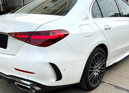Frontflaps i blanksvart för Mercedes C-Klass W206
