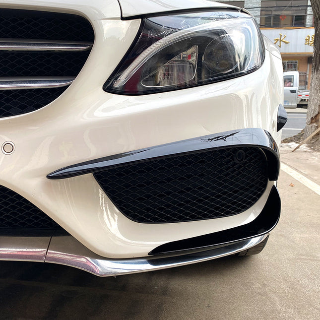Frontflaps Aero i blanksvart för Mercedes C-Klass W205 (före facelift)