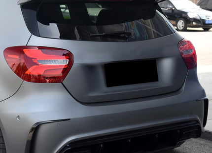 Bakre flaps i blanksvart för Mercedes A-Klass W176