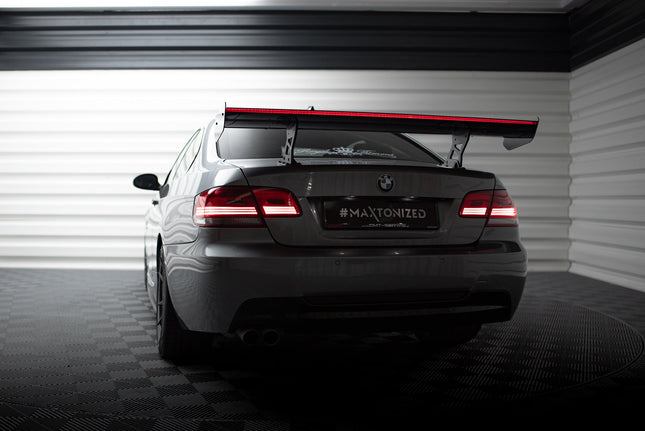 Bakvinge i kolfiber med inre fästen och LED för BMW 3/M3 Coupé E92