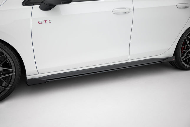 Sidokjolar Street Pro med flaps för VW Golf GTI/GTE/GTI Clubsport/R-Line MK8