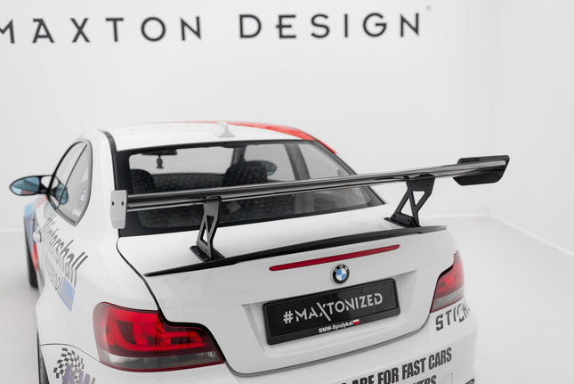 Bakvinge V.1 i kolfiber med inre fästen för BMW 1 M E82