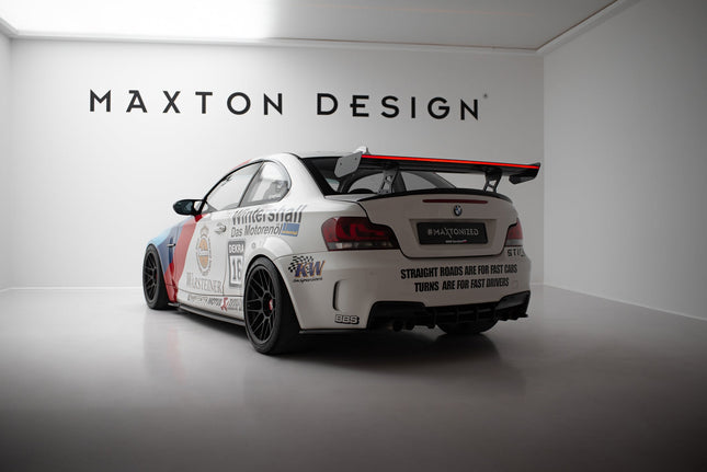 Bakvinge V.2 i kolfiber med inre fästen och LED för BMW 1 M E82