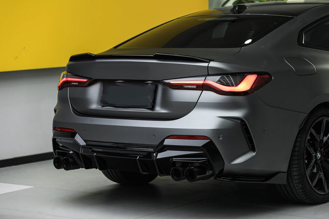 Bakspoiler i blanksvart för BMW 4-serie G22