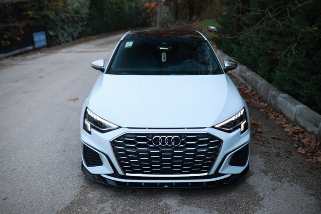 Frontsplitter i blanksvart för Audi A3 8Y S-Line