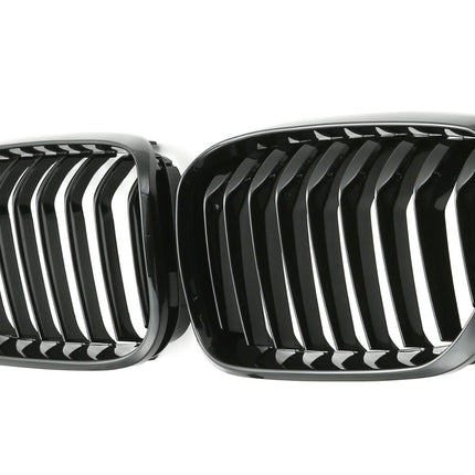 Blanksvart Grill Enkelribb BMW 1-Serie F20/F21 Facelift 2015-2019