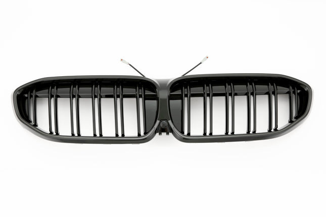 Grill med enkla ribbor i svart med LED för BMW 3-serie G20/G21