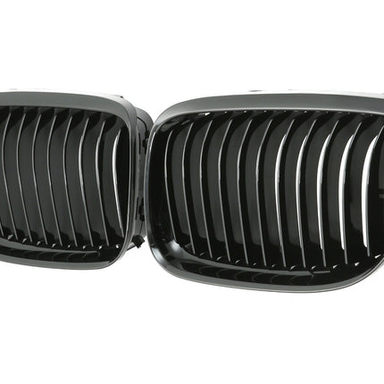 Blanksvart Grill Enkelribb BMW 3-Serie E90/E91 Facelift 2008-2012