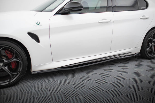 Sidokjolar för Alfa Romeo Giulia Quadrifoglio
