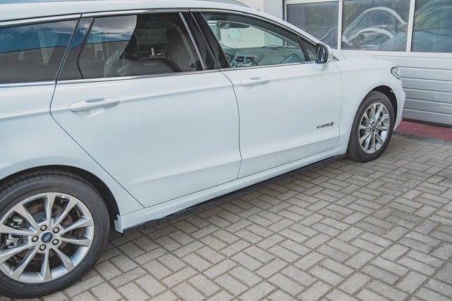 Sidokjolar för Ford Mondeo MK5 Facelift/(före facelift)