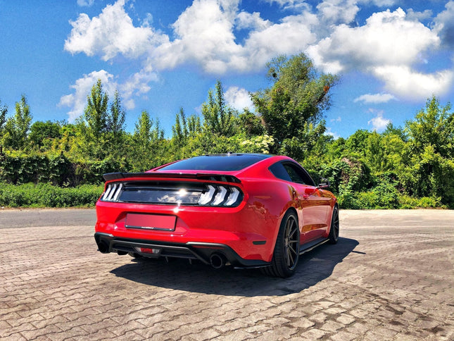 Sidokjolar för Ford Mustang MK6 Facelift