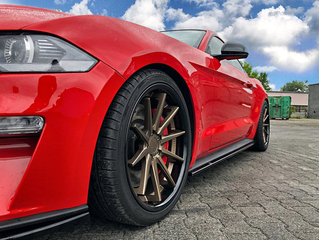 Sidokjolar för Ford Mustang MK6 Facelift