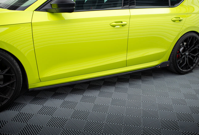 Sidokjolar V.2 med flaps för Skoda Octavia RS Liftback/Combi MK4