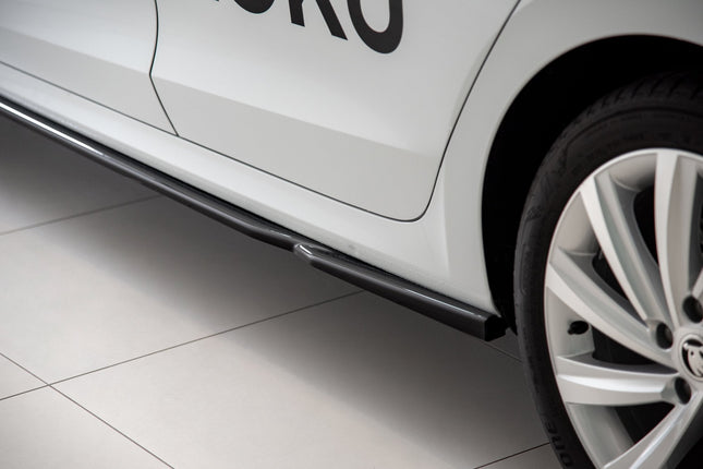 Sidokjolar V.2 för Skoda Octavia MK4
