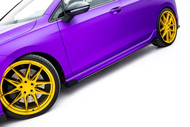 Sidokjolar Street Pro med flaps för VW Golf R Hatchback MK8/MK8 Facelift