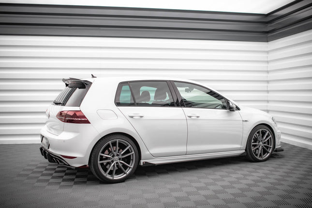 Sidokjolar Street Pro med flaps för VW Golf R MK7