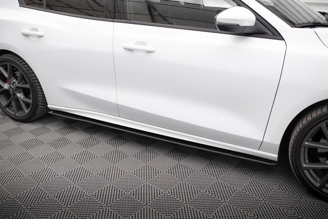 Sidokjolar Street Pro för Ford Focus ST/ST-Line MK4