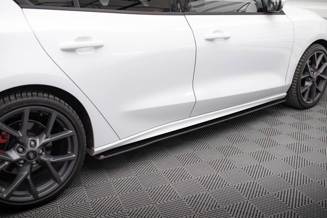 Sidokjolar Street Pro för Ford Focus ST/ST-Line MK4