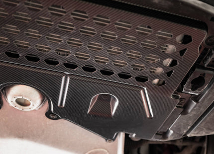 Undre motorkåpa i kolfiber för BMW M2 G87