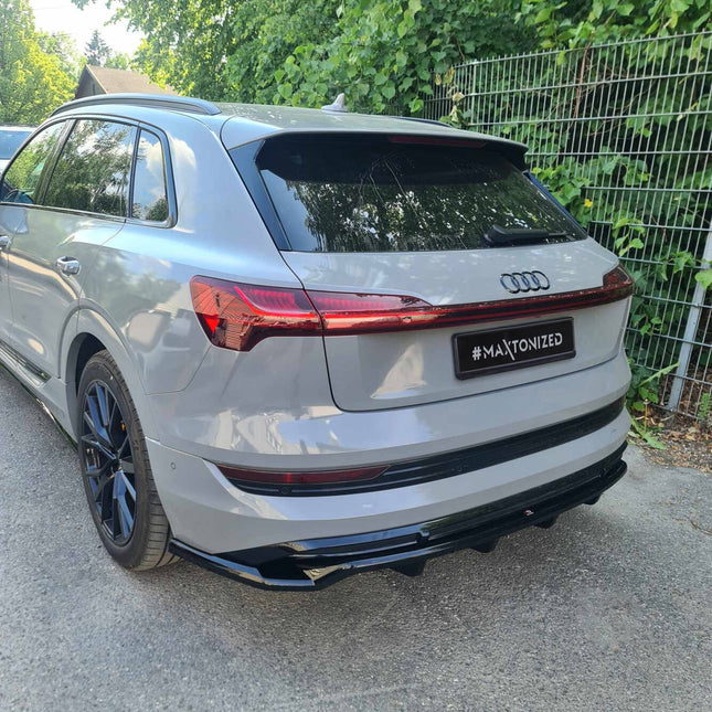Diffuser med vertikala stag för Audi e-Tron S-Line