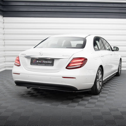 Bakre splitter med vertikala stag för Mercedes E-Klass W213