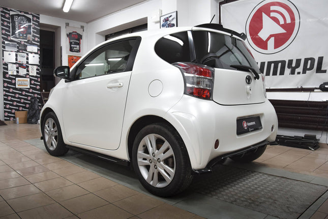 Diffuser med vertikala stag för Toyota IQ