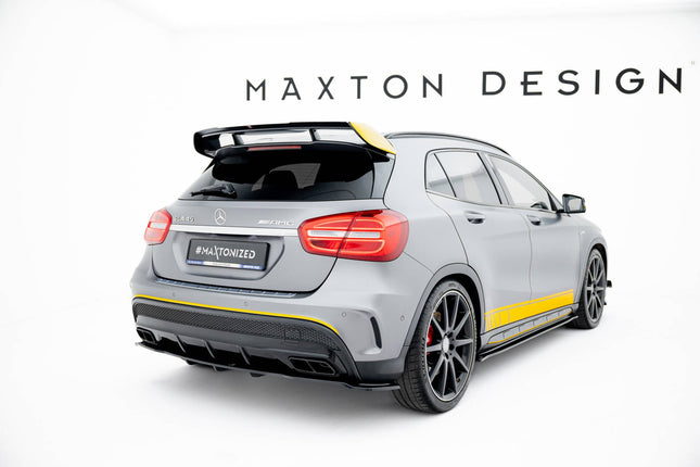 Bakre splitter V.1 med vertikala stag för Mercedes GLA 45