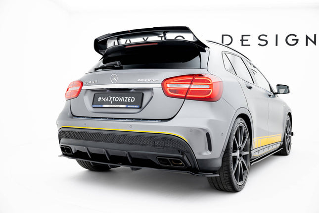 Bakre splitter V.1 med vertikala stag för Mercedes GLA 45