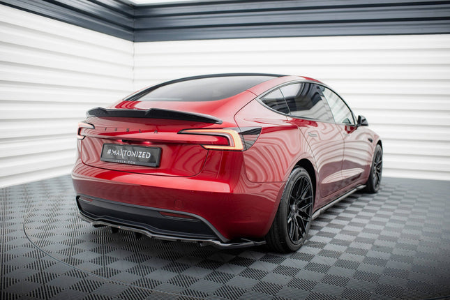 Diffuser V.2 med vertikala stag för Tesla Model 3 Project Highland Facelift
