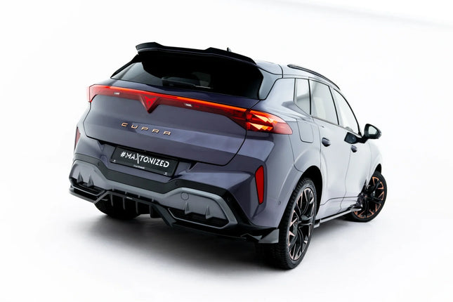 Diffuser V.3 med vertikala stag för Cupra Terramar MK1 (för bil med dragkrok)