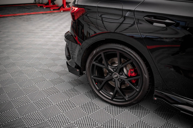 Bakre sidosplitters Street Pro med flaps för Audi RS3 Sportback 8Y
