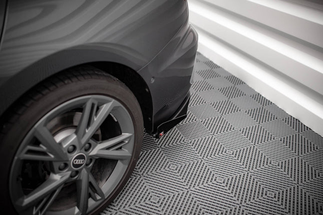 Bakre sidosplitters Street Pro med flaps för Audi S3 Sedan 8Y