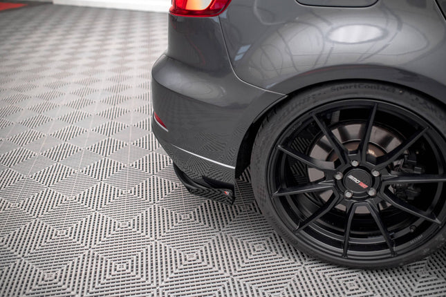 Bakre sidosplitters Street Pro med flaps för Audi S3 Sportback 8V Facelift