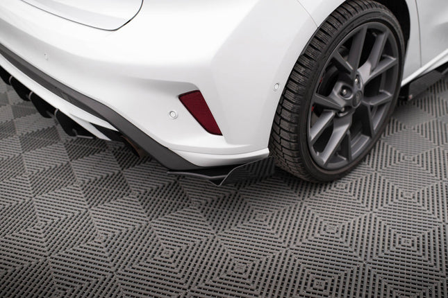 Bakre sidosplitters Street Pro med flaps för Ford Focus ST MK4