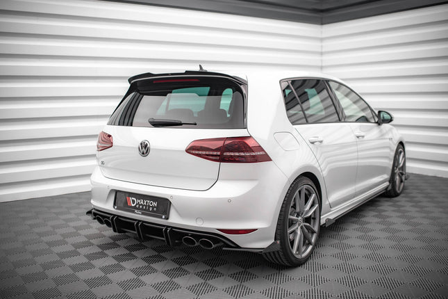Bakre sidosplitters Street Pro med flaps för VW Golf R MK7