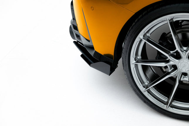 Bakre sidosplitters Street Pro V.2 med flaps för BMW 1-serie M-Paket F70