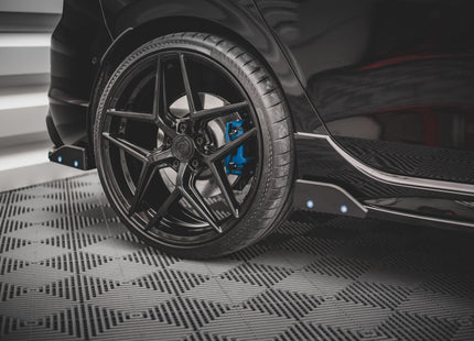 Bakre sidosplitters V.2 med flaps för VW Golf R Hatchback MK8