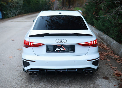 Diffuser i blanksvart för Audi S3 8Y