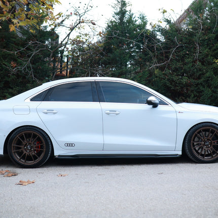 Blanksvarta Sidokjolar Audi A3 8Y Sedan 2020-2024 (S-Line / S3 / RS3)