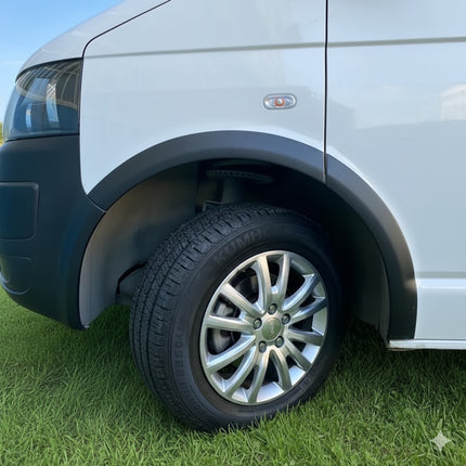 Blanksvarta Hjulbågsförlängningar Volkswagen Transporter T5/T5.1 2003-2015 (10 delar)